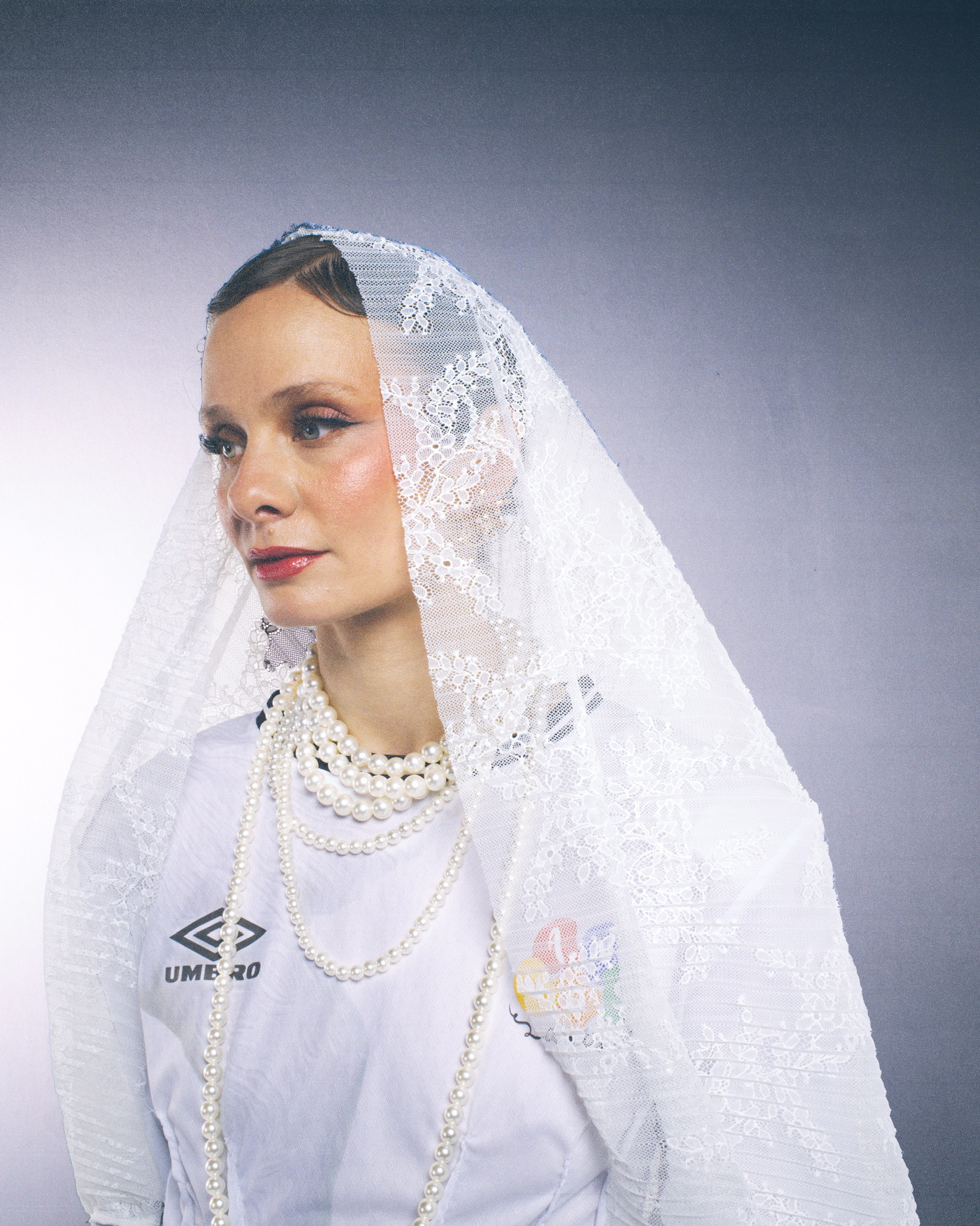 our-game-is-about-art-x-léonore-baulac-wearing-vail