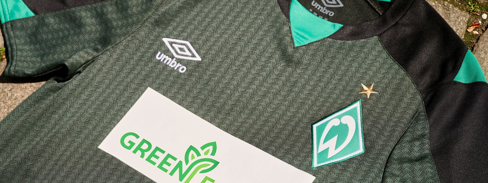 werder-bremen-21-22-third-kit-chest-shot-alternate
