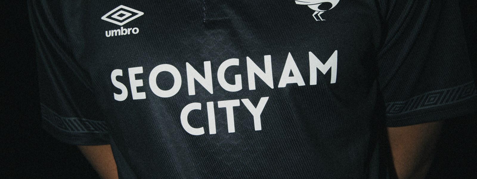umbro-seongnam-fc-2023-home-kit-chest
