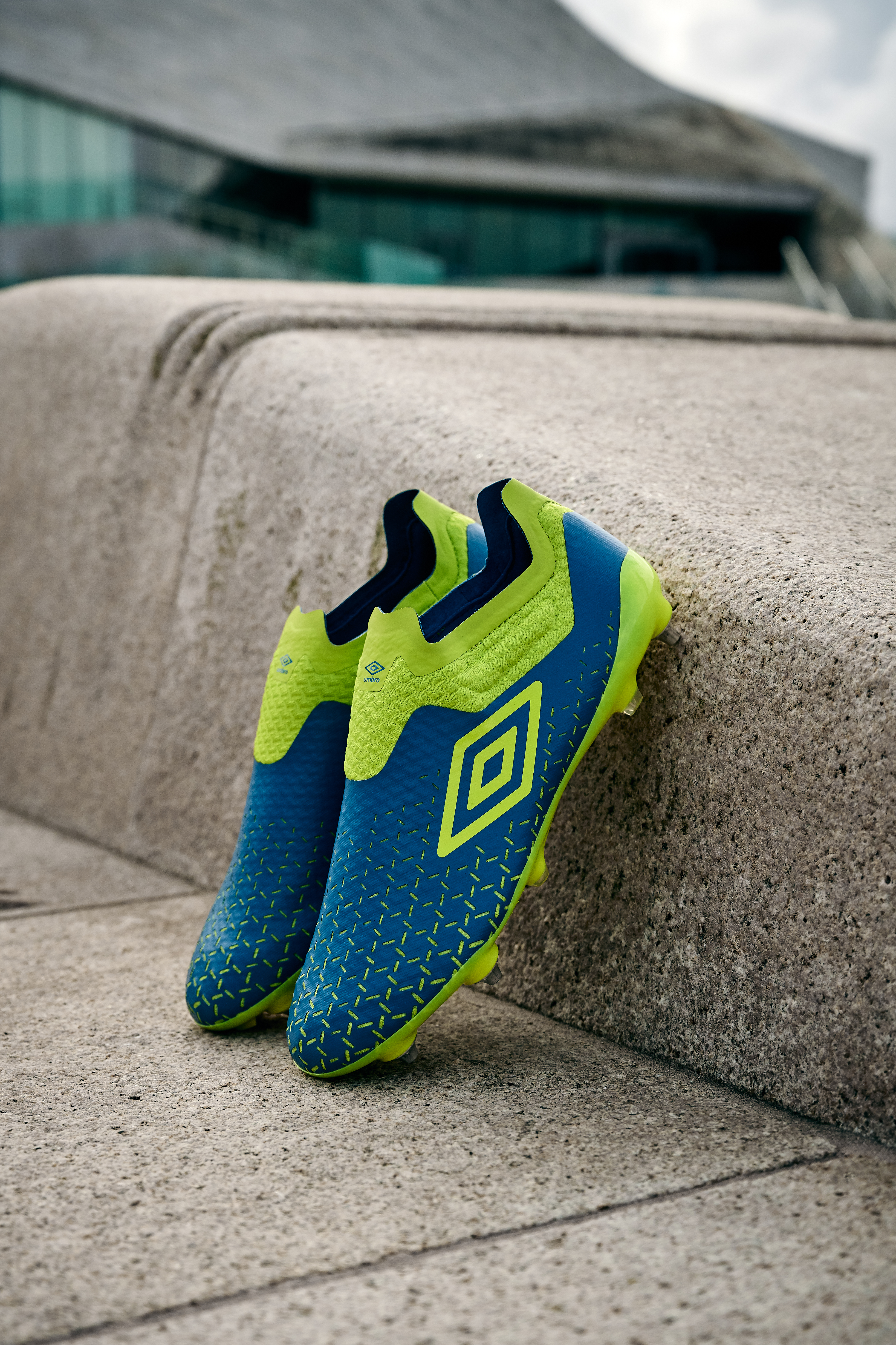 Umbro-velocita-5-elite-blue-sapphire-bootpack-shot-1