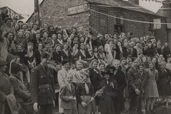 umbro-timeline-war-effort