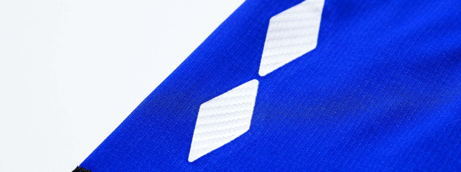 gamba-osaka-21-22-home-kit-sleeve-shot