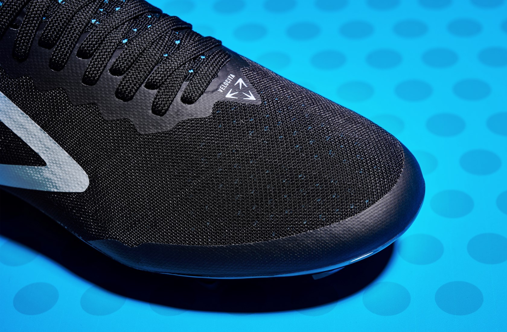 velocita-6-pro-cyan-black-upper-shot