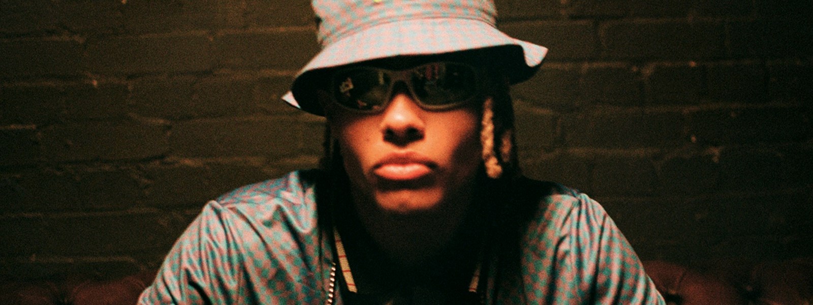 umbro-x-mtv-model-wearing-bucket-hat-and-jersey