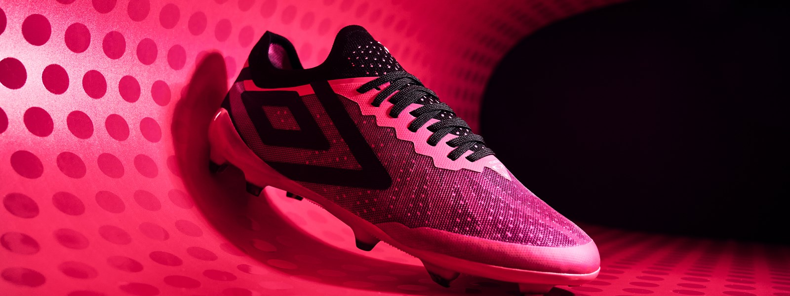 velocita-pro-pink-peacock-black-hero-shot