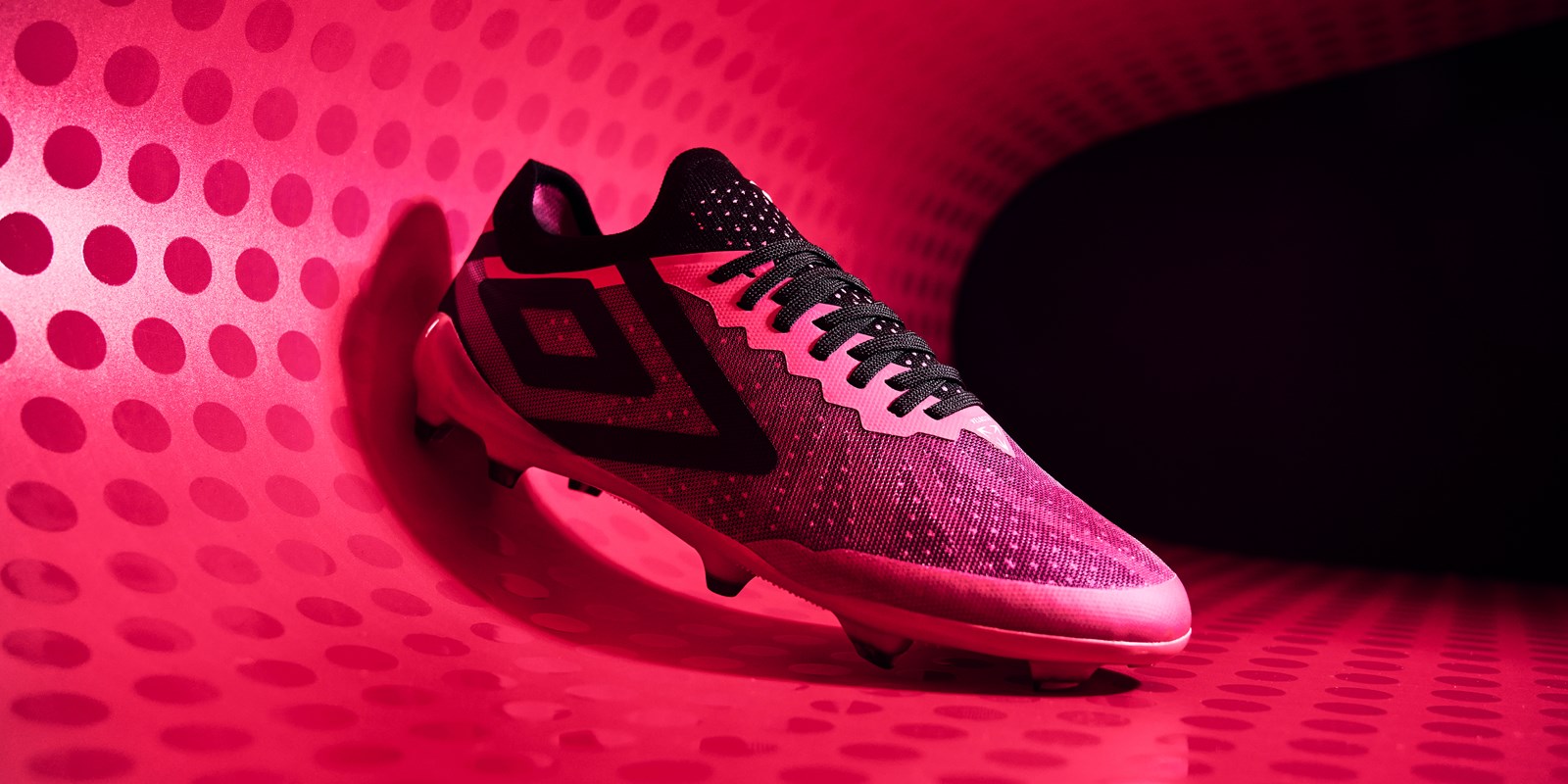 velocita-pro-pink-peacock-black-hero-shot