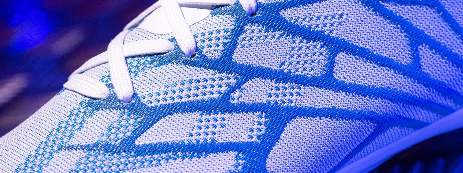 umbro-velocita-alchemist-pro-weave-upper-white-clear-sky