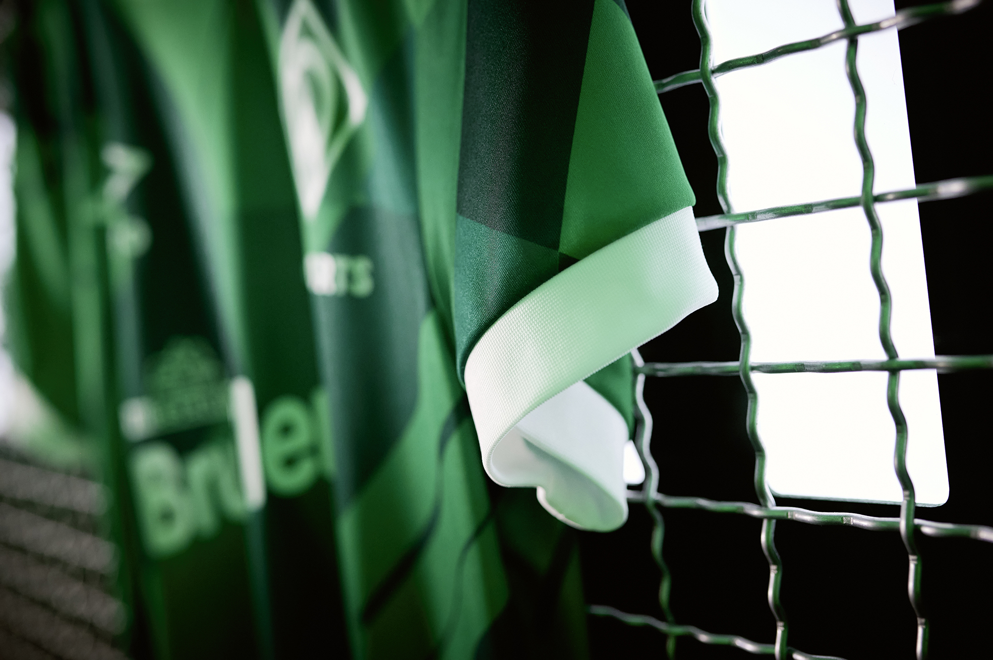 Werder-bremen-esports-jersey-sleeve-detail