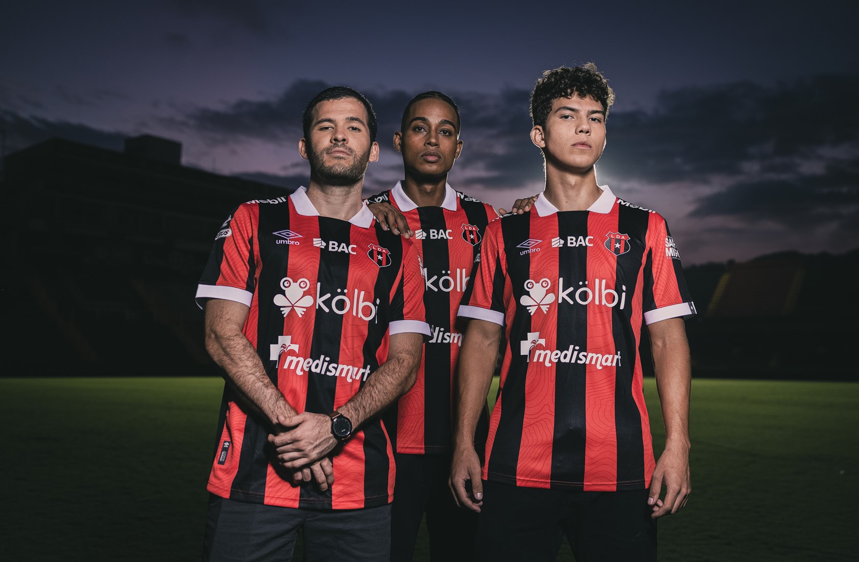 umbro-lda-23-24-home-kit-three-players