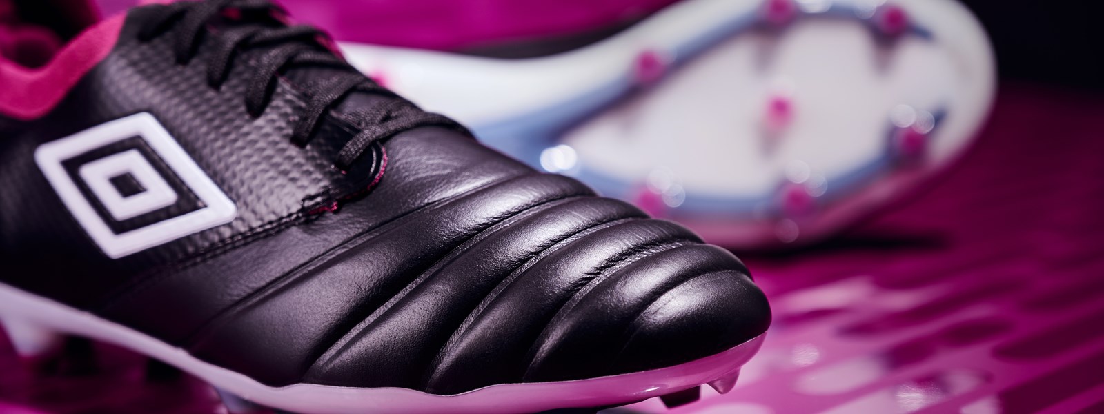 tocco-pro-raspberry-radiance-black-upper-shot