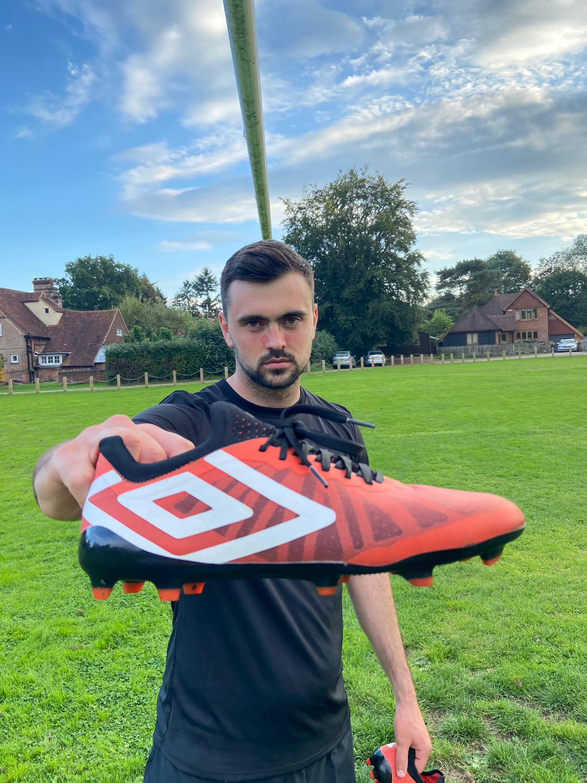 jay-jones-umbro-diamond-fc-holding-velocita-pro