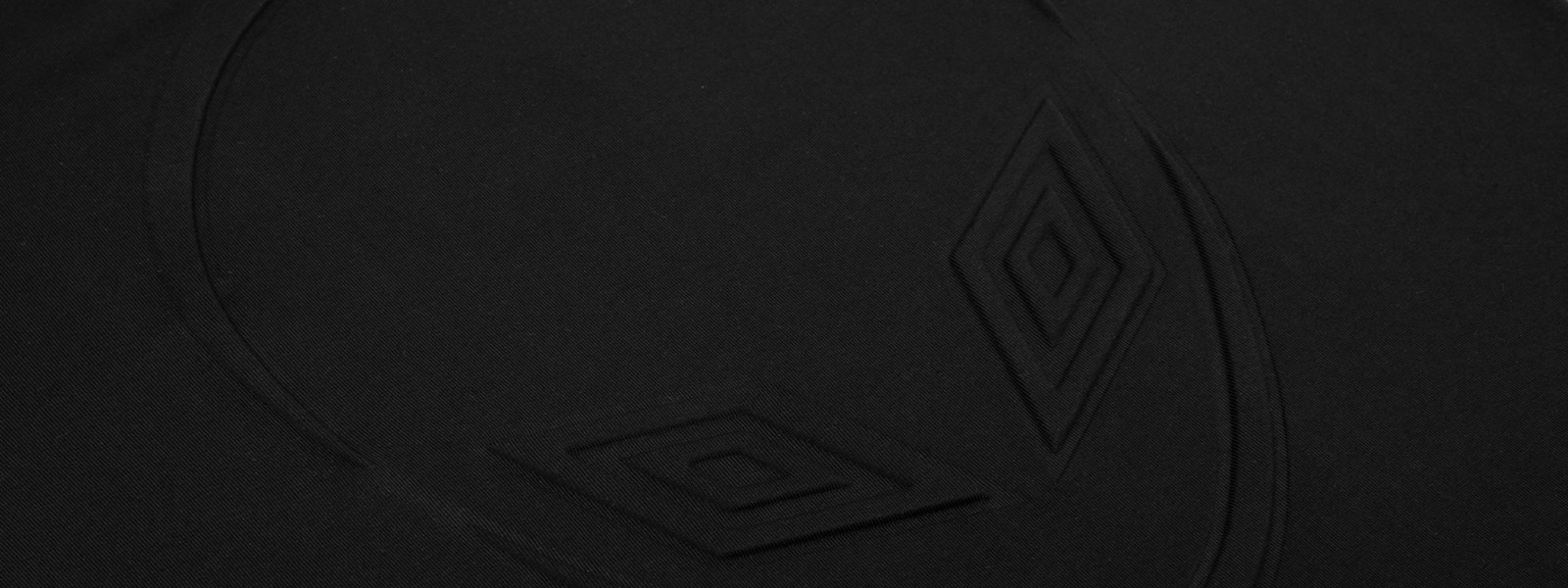 sucuk-und-bratwurst-x-umbro-black-t-shirt-details