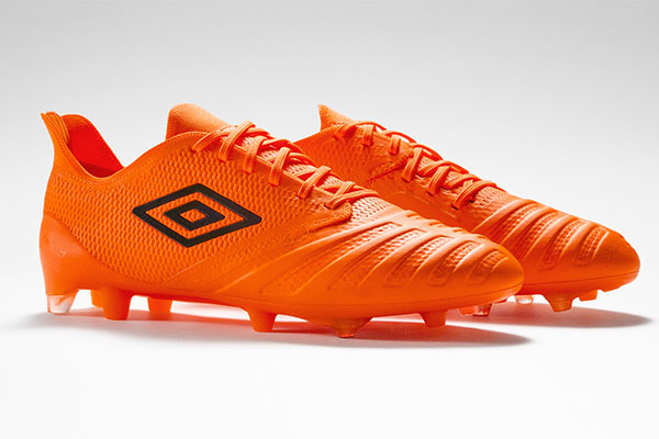 umbro-timeline-ux-accuro-3-limited-edition