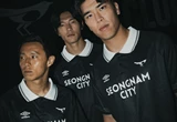 umbro-seongnam-fc-2023-home-kit-on-three-players-shot-2