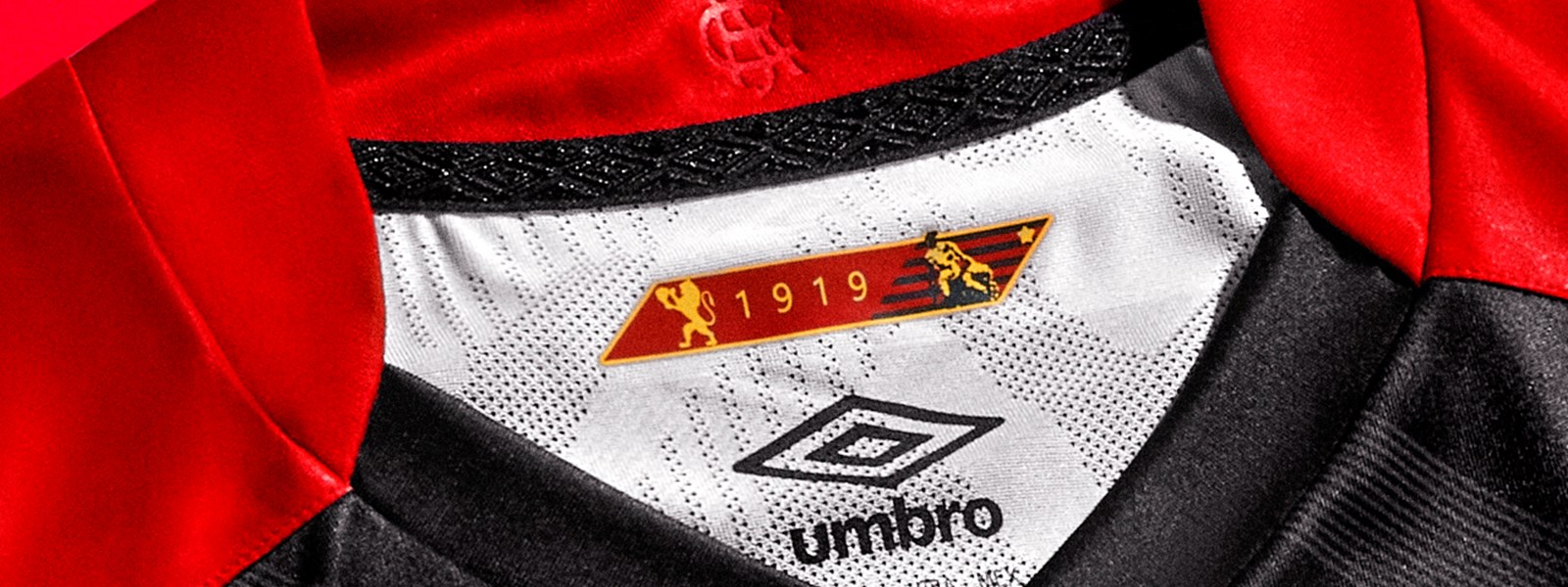 recife-21-22-home-kit-collar-shot