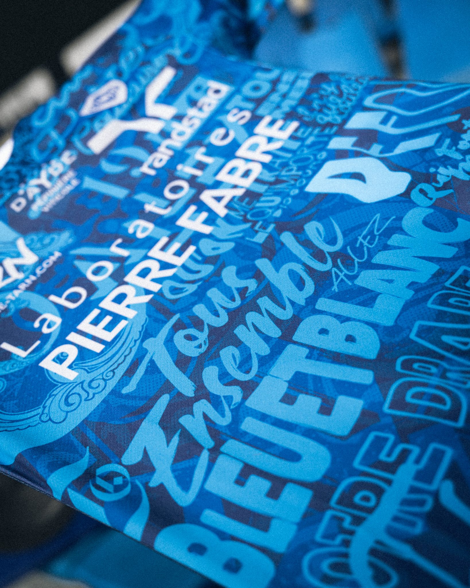 umbro-castres-olympique-every-team-has-one-jersey-artwork-details-2