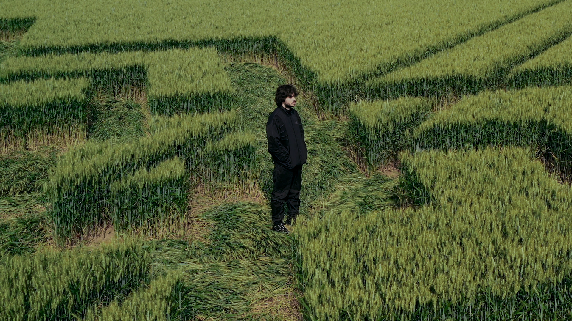 sucuk-und-bratwurst-x-umbro-crop-circle-2