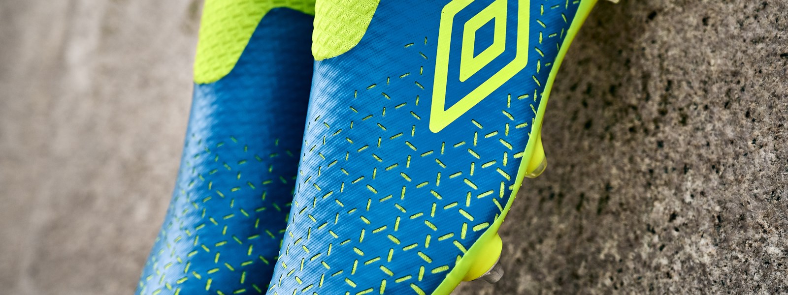 Umbro-velocita-5-elite-blue-sapphire-bootpack-shot-2