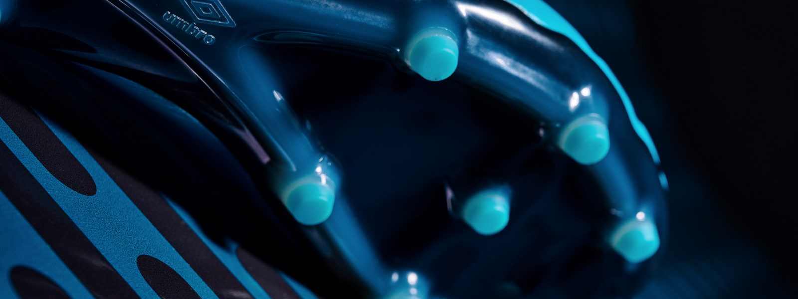tocco-pro-cyan-black-pebax-outsole-shot