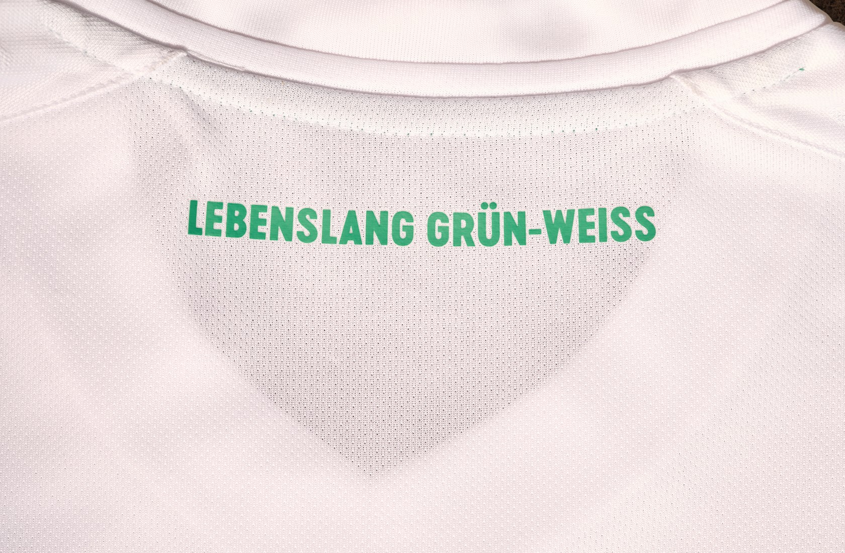 werder-bremen-21-22-away-kit-detail-shot-3