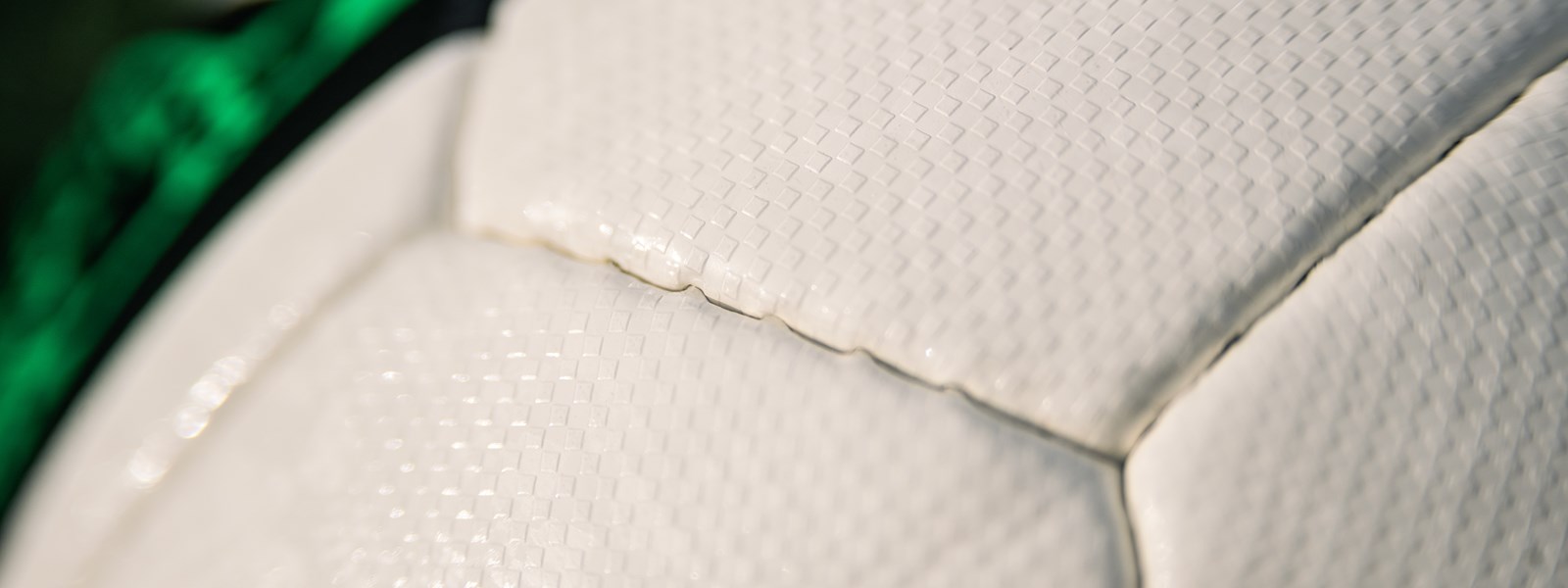 umbro-neo-eco-football-product-shot-2-layers