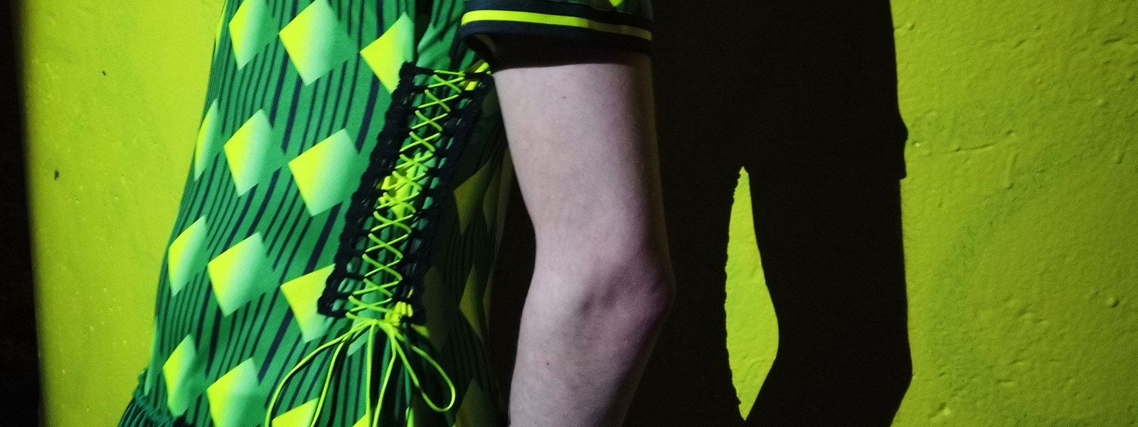 umbro-make-new-nouveau-nova-close-up-of-gown