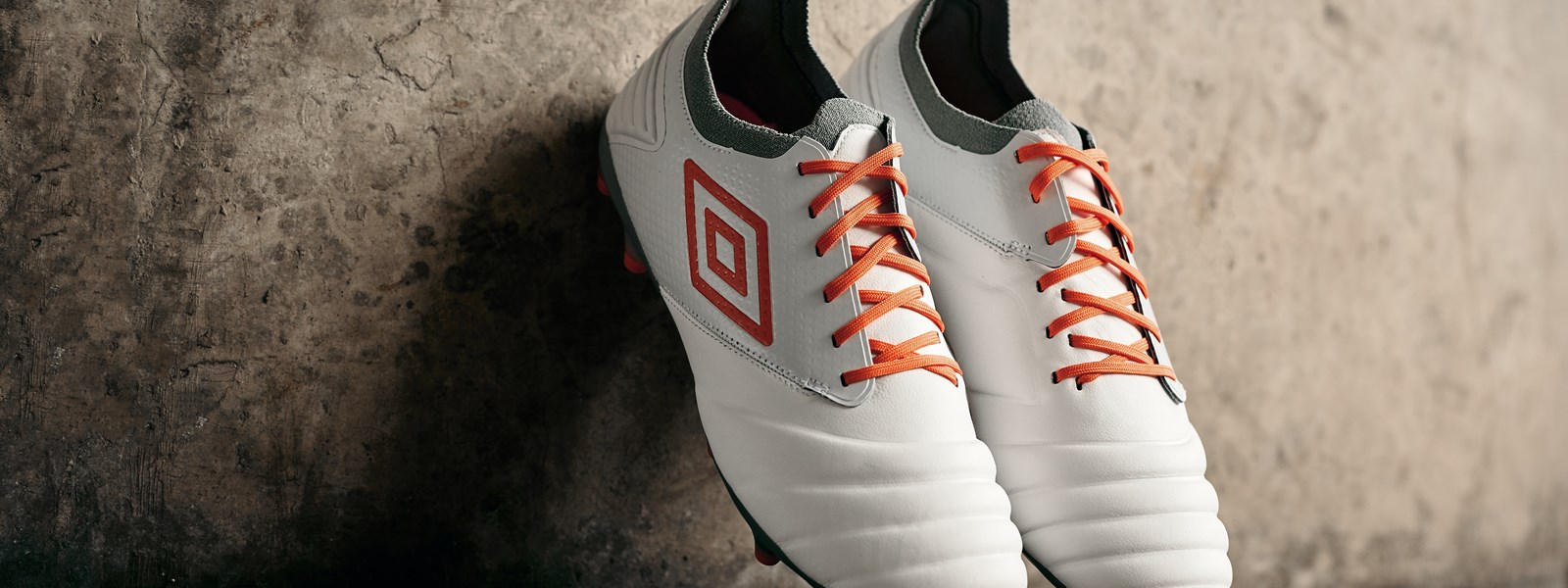 umbro-tocco-pro-white-carrot-1