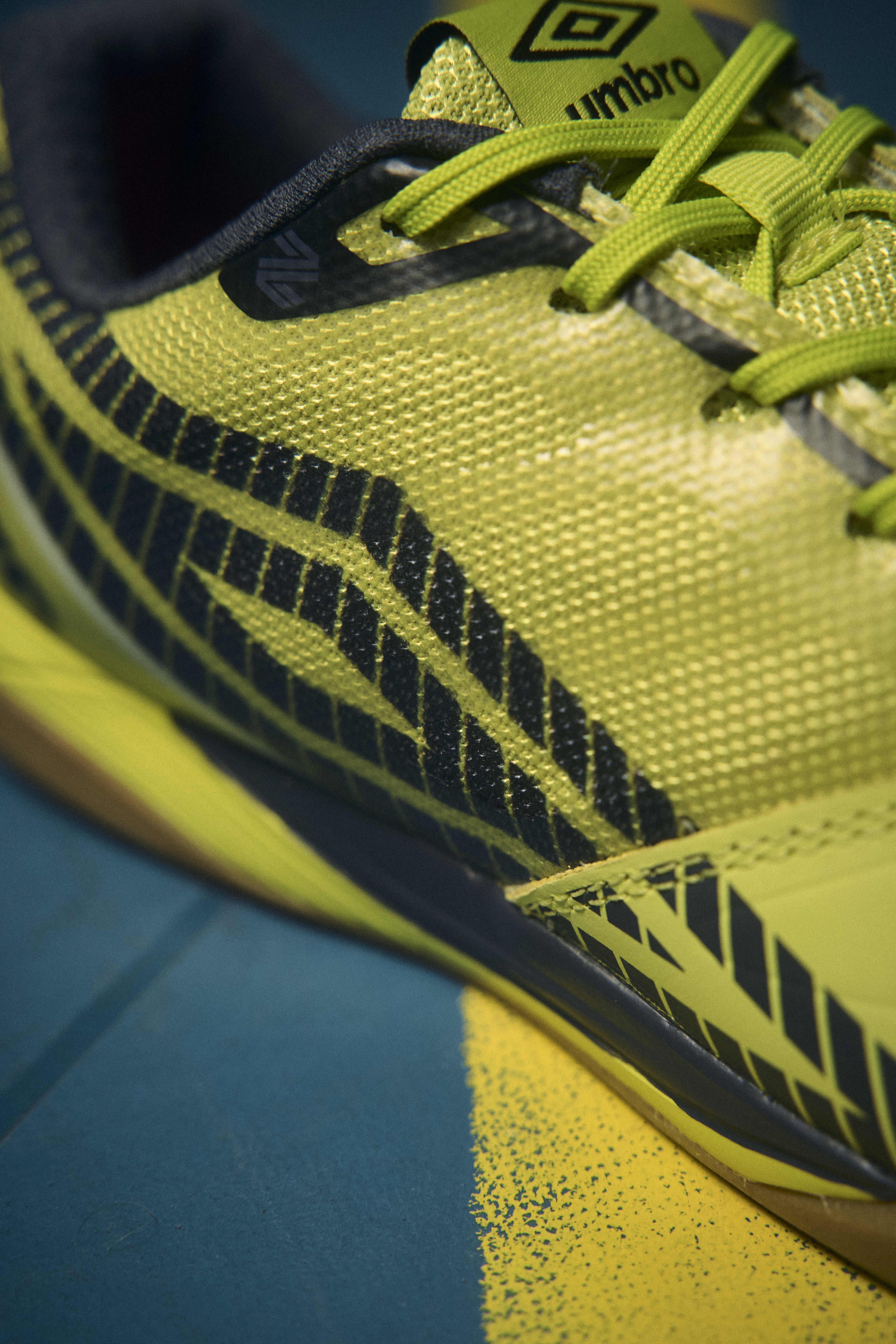 sala-br-pro-limeade-tpu-mesh-upper-close-up