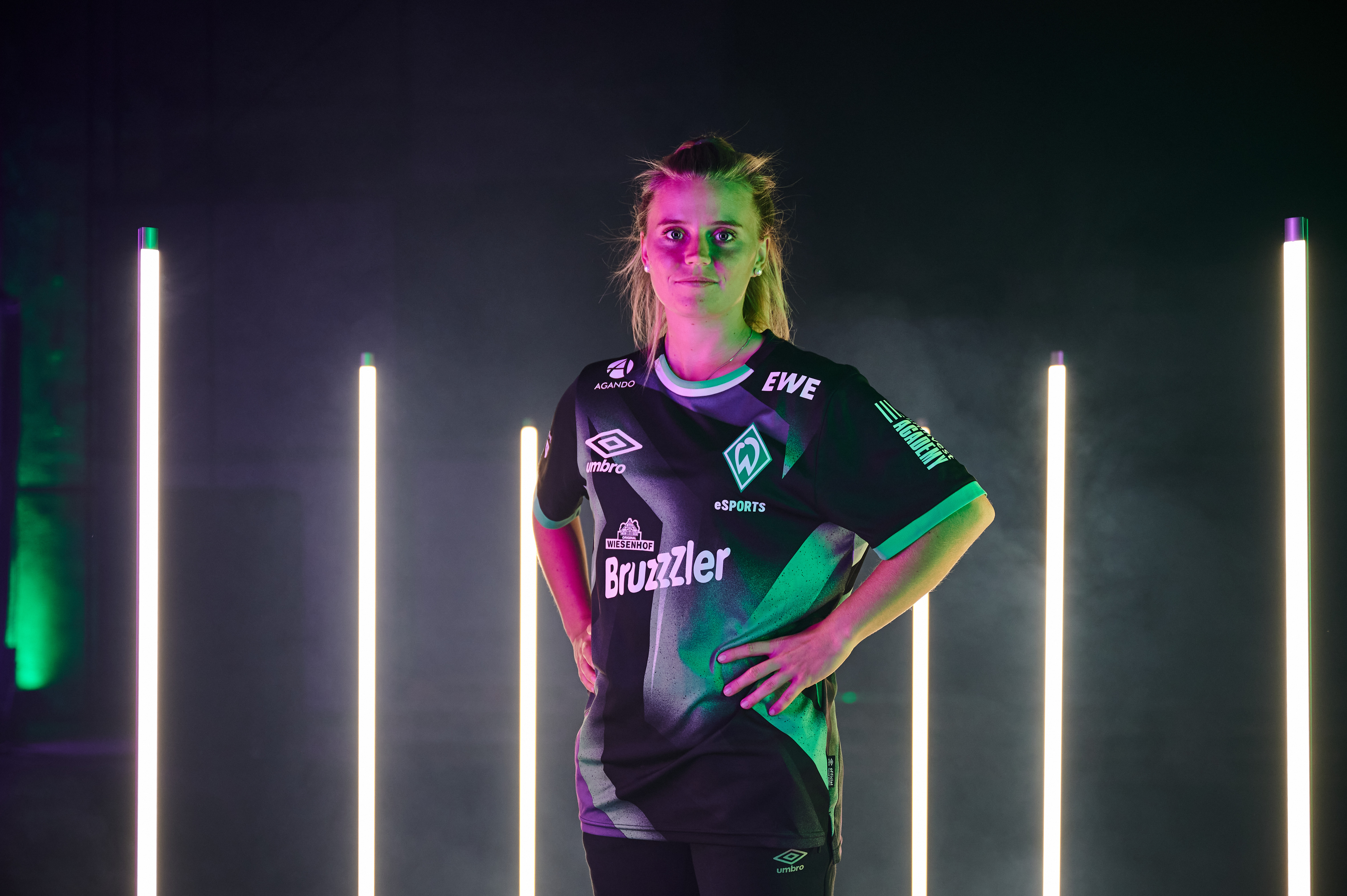 werder-bremen-esports-jersey-ricarda-walkling