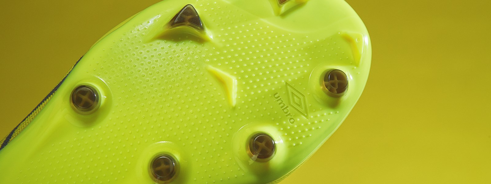 umbro-velocita-alchemist-studio-pebax-outsole