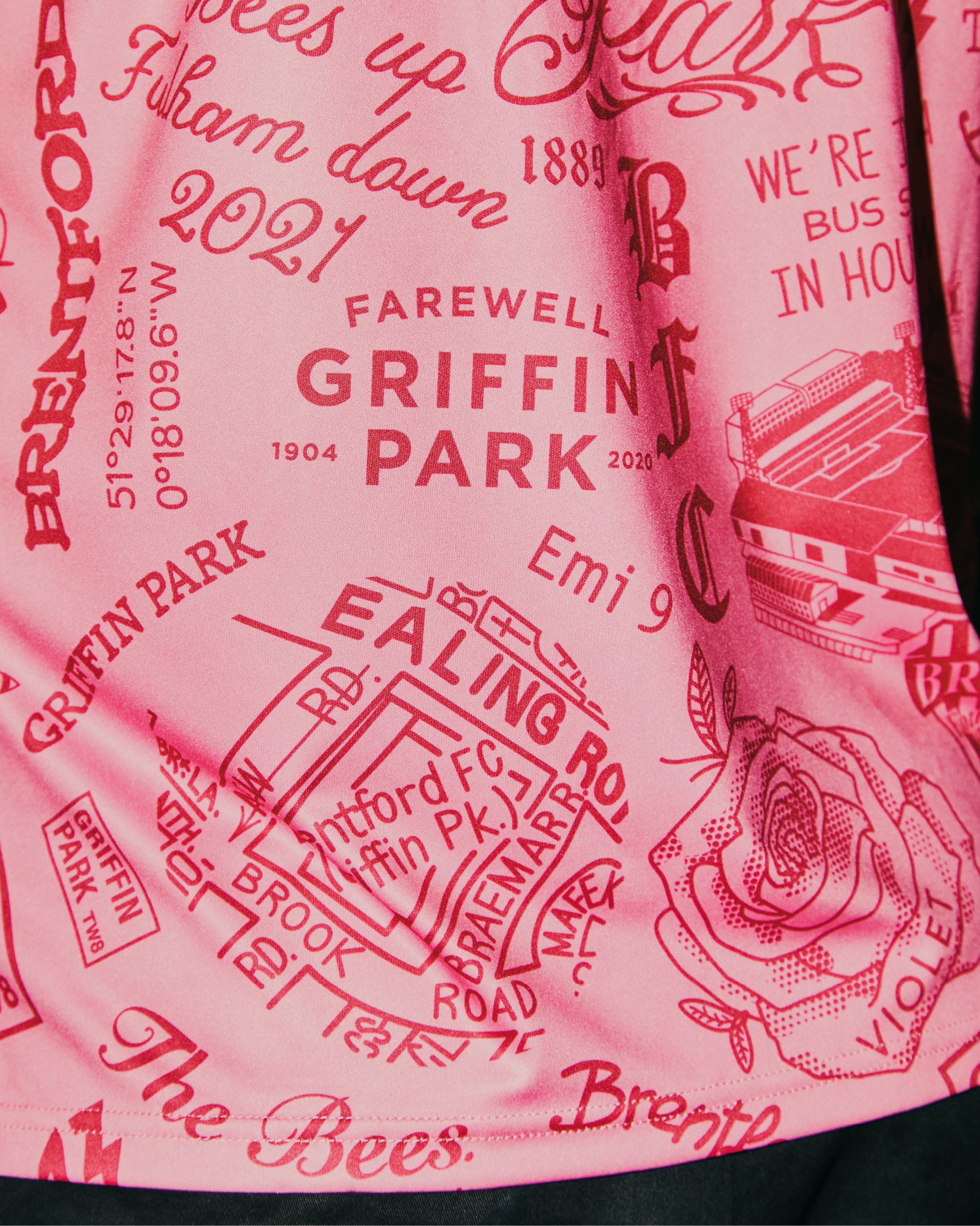 umbro-brentford-jersey-pink-details-4
