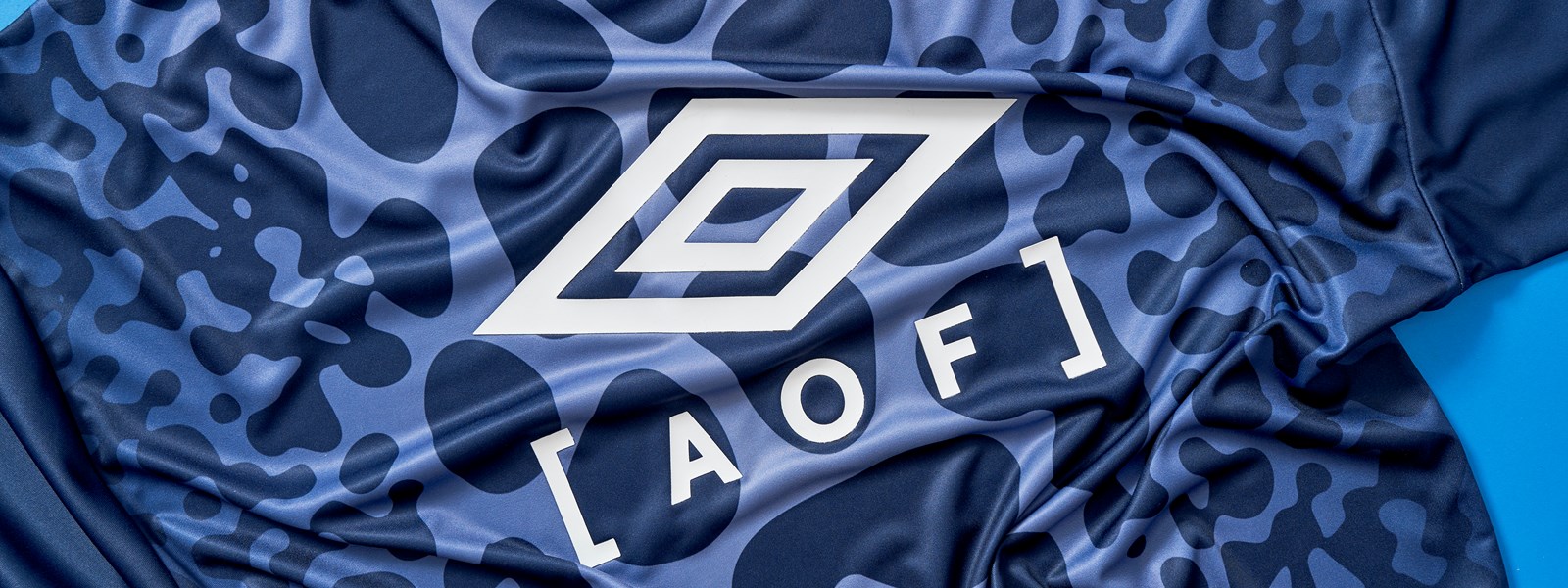 umbro-aof-x-umbro-frog-jersey-flat-4