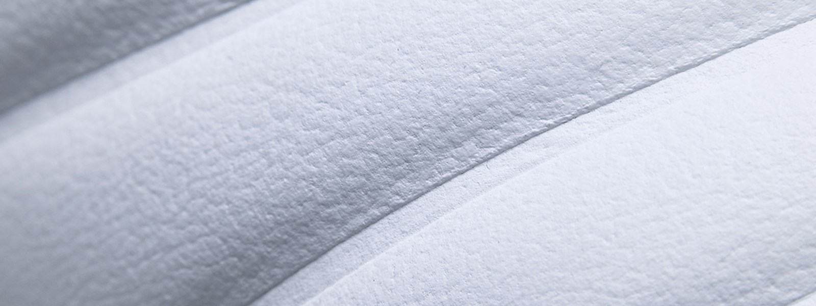 tocco-pro-white-urban-chic-k-leather-close-up