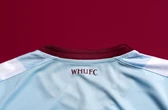 west-ham-united-21-22-back-neck-signoff-shot