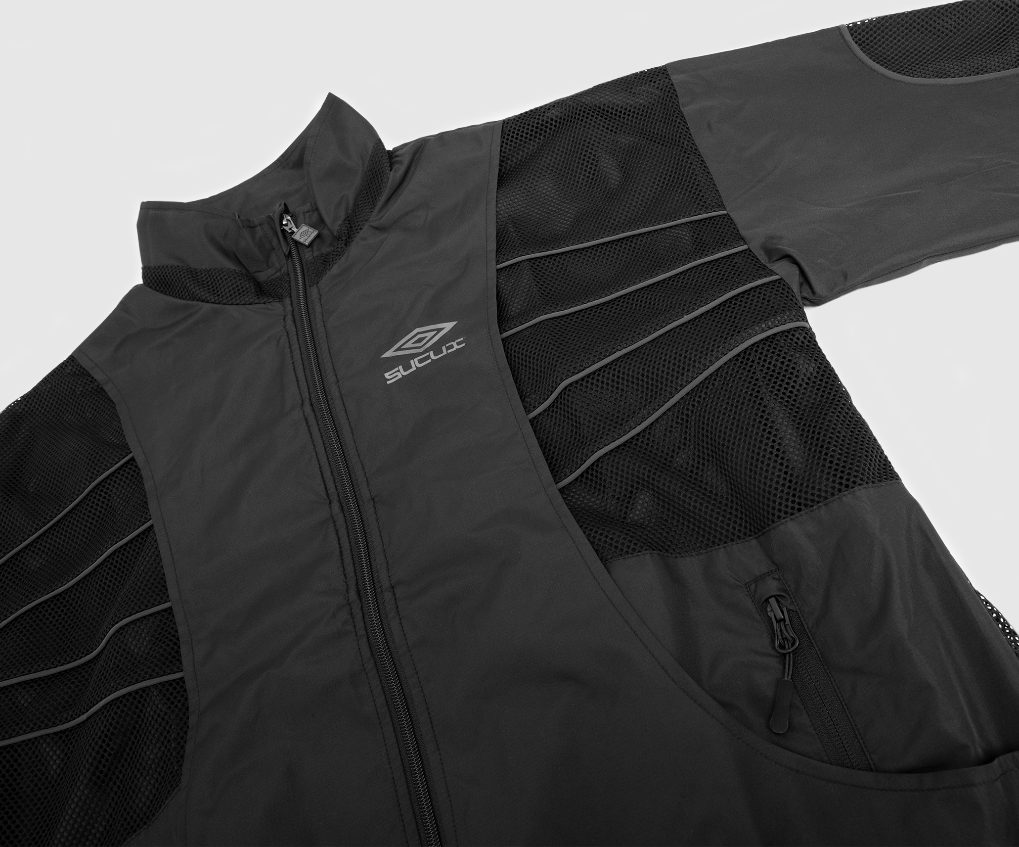 sucuk-und-bratwurst-x-umbro-black-jacket-details