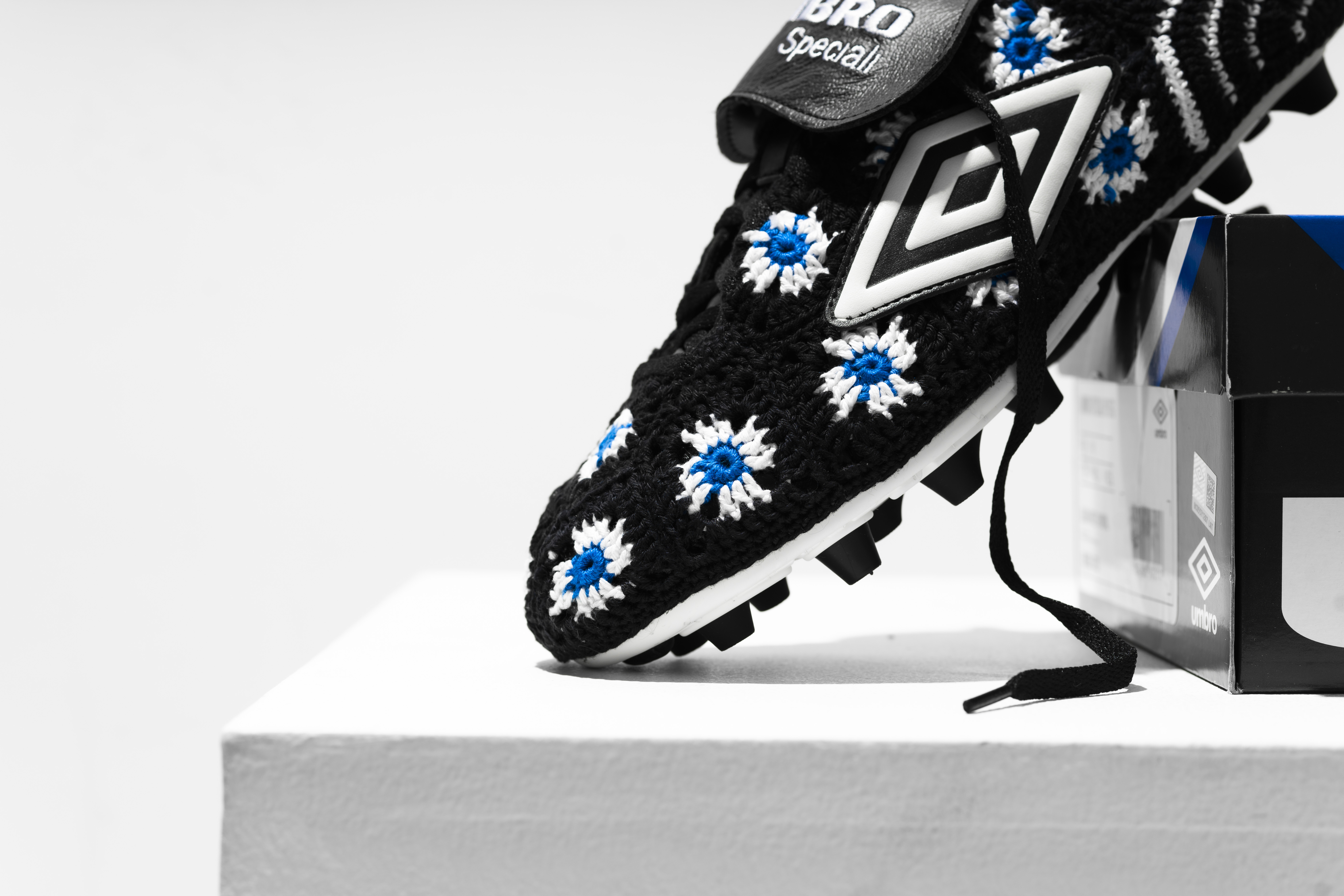 umbro-lc23-speciali-boot-crochet-knit-upper