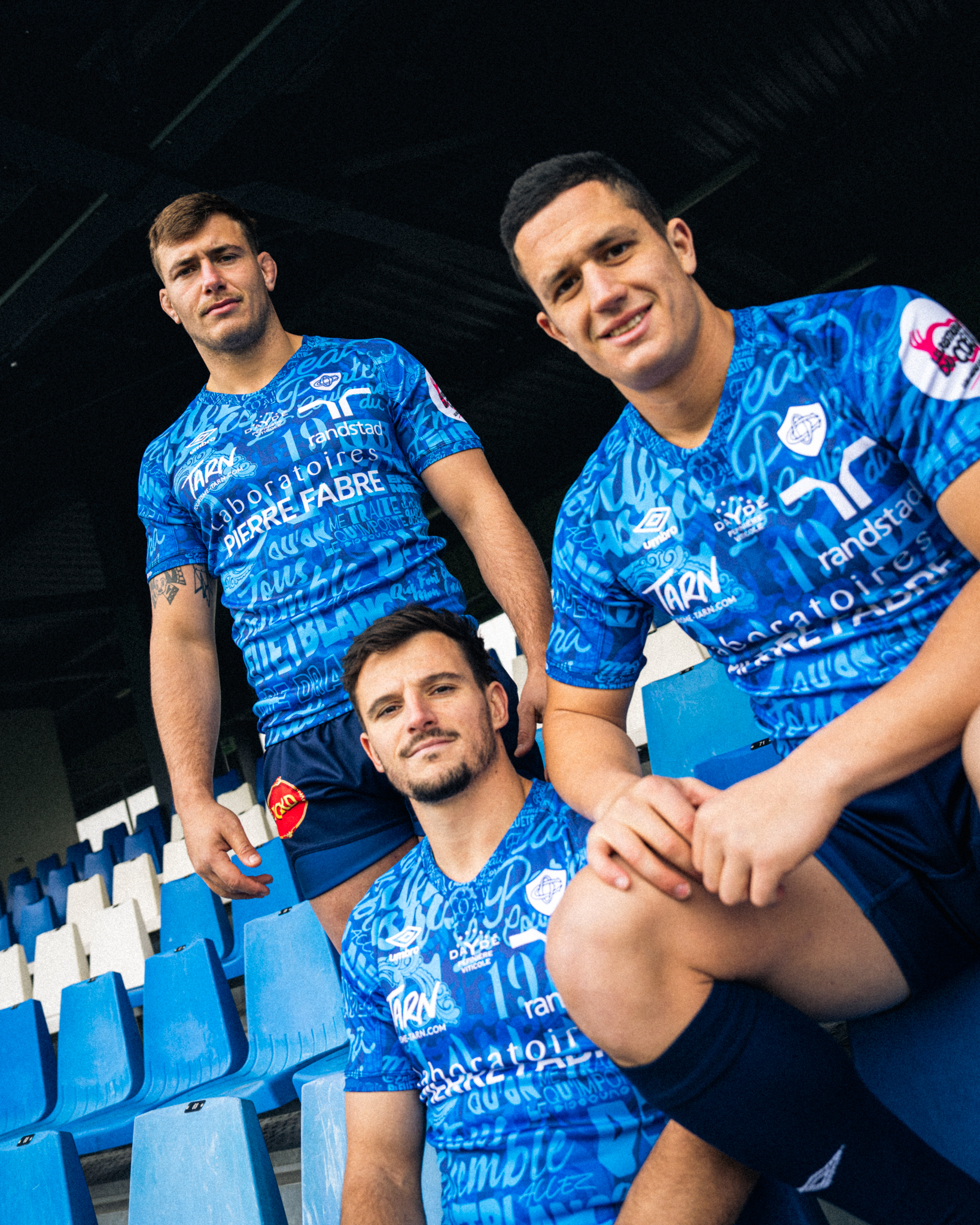 umbro-castres-olympique-every-team-has-one-players-wearing-jerseys