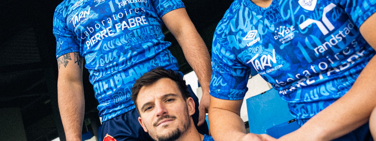 umbro-castres-olympique-every-team-has-one-players-wearing-jerseys