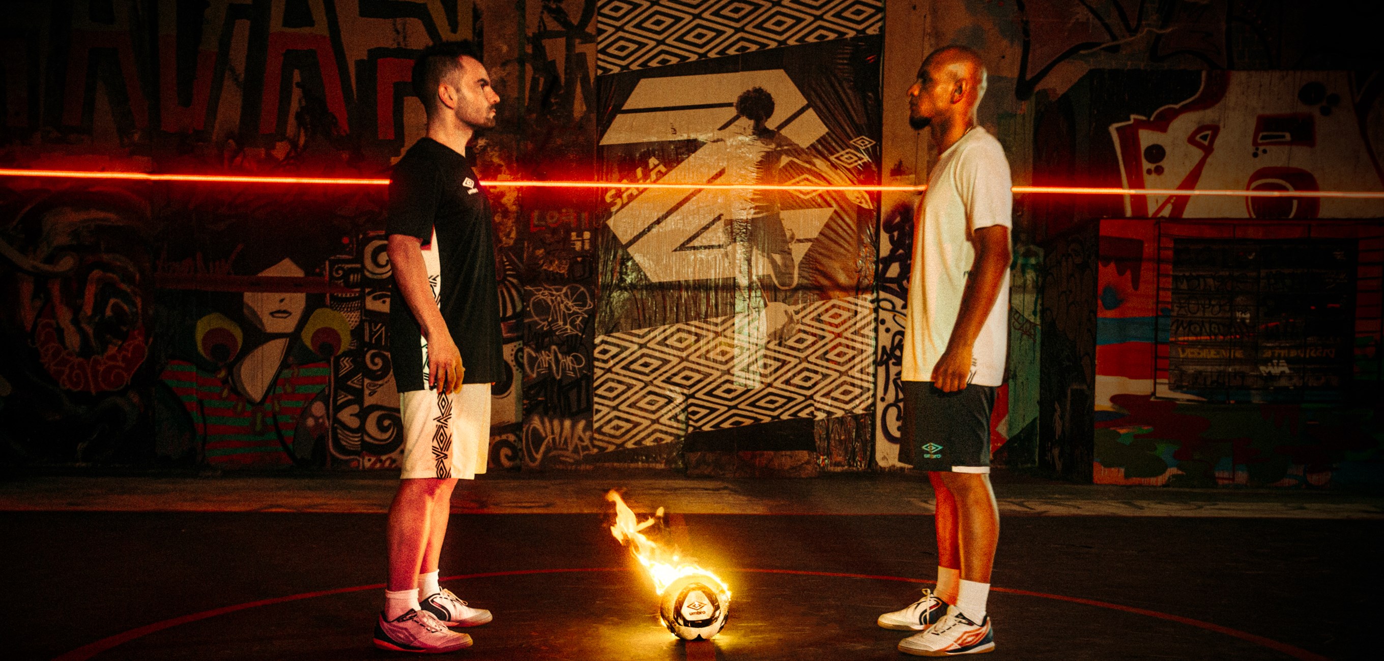 sala-z-futsal-shoe-player-shot-2