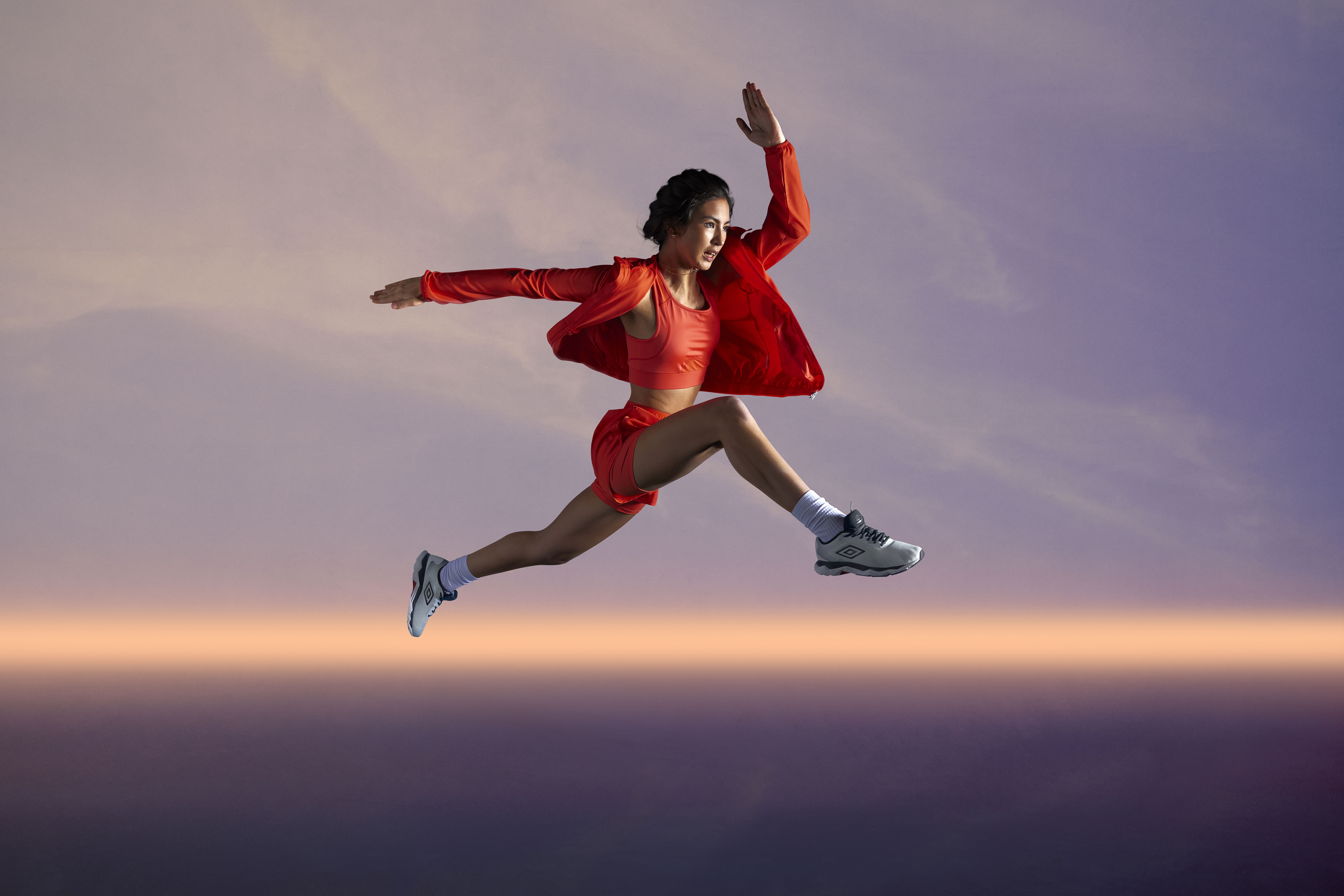 umbro-ss24-pro-training-womens-model-pose