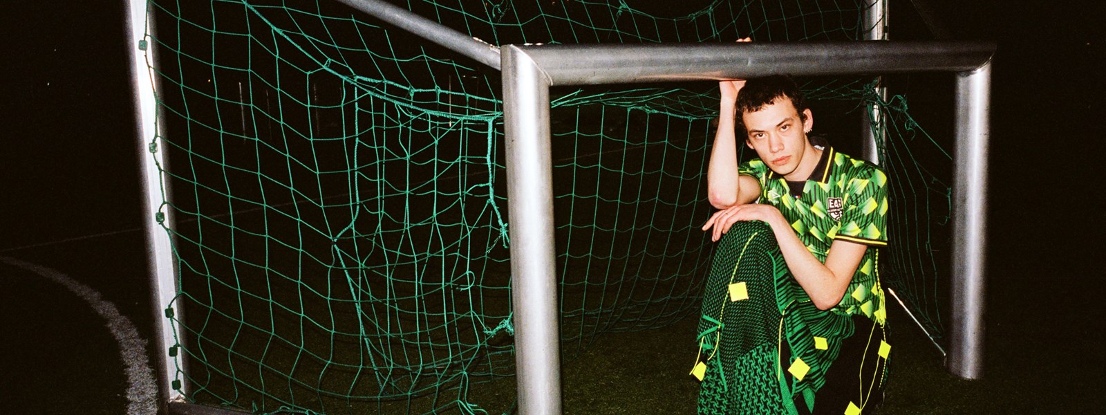 umbro-make-new-nouveau-nova-close-up-of-gown-2