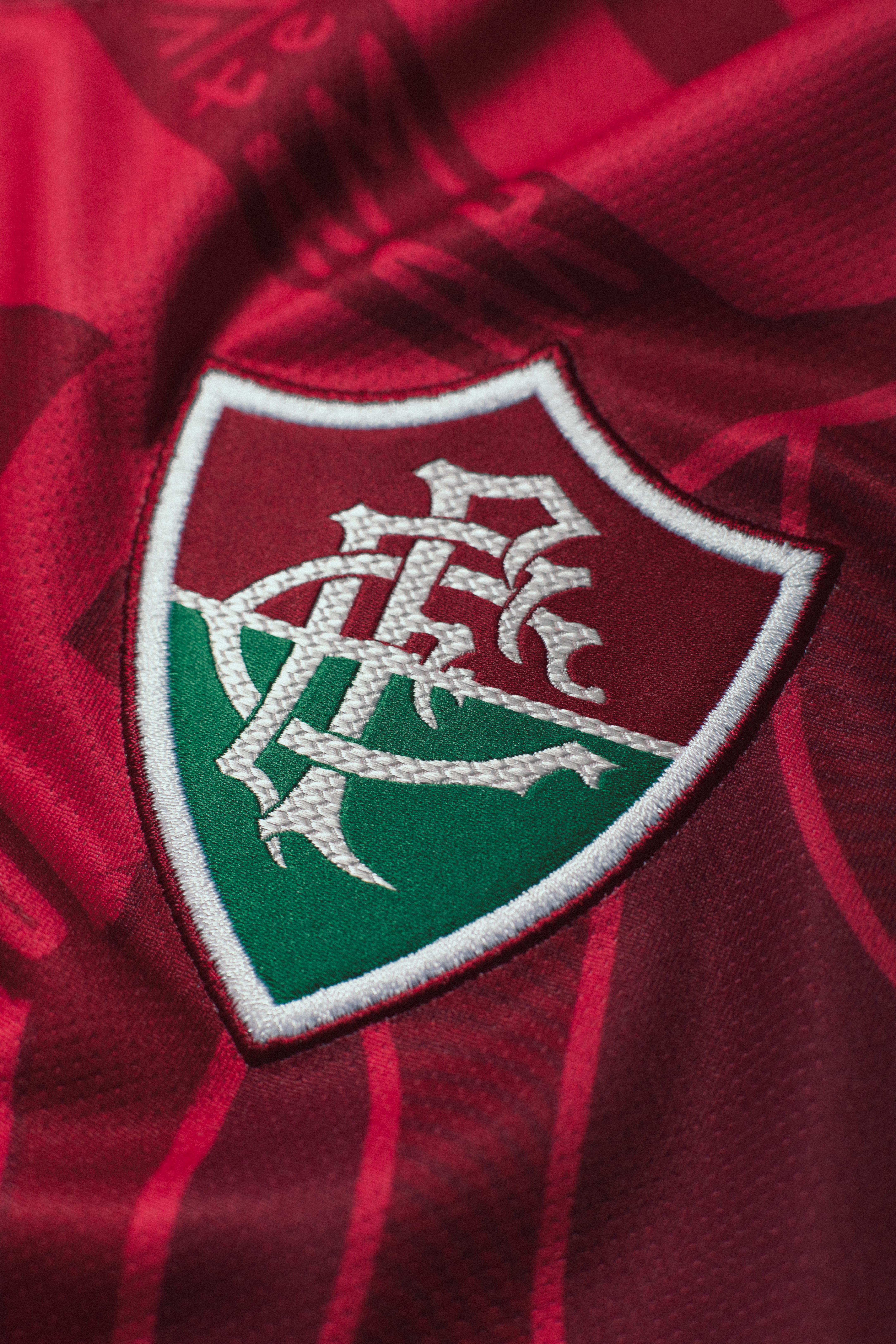 umbro-fluminense-every-team-has-one-jersey-crest-shot