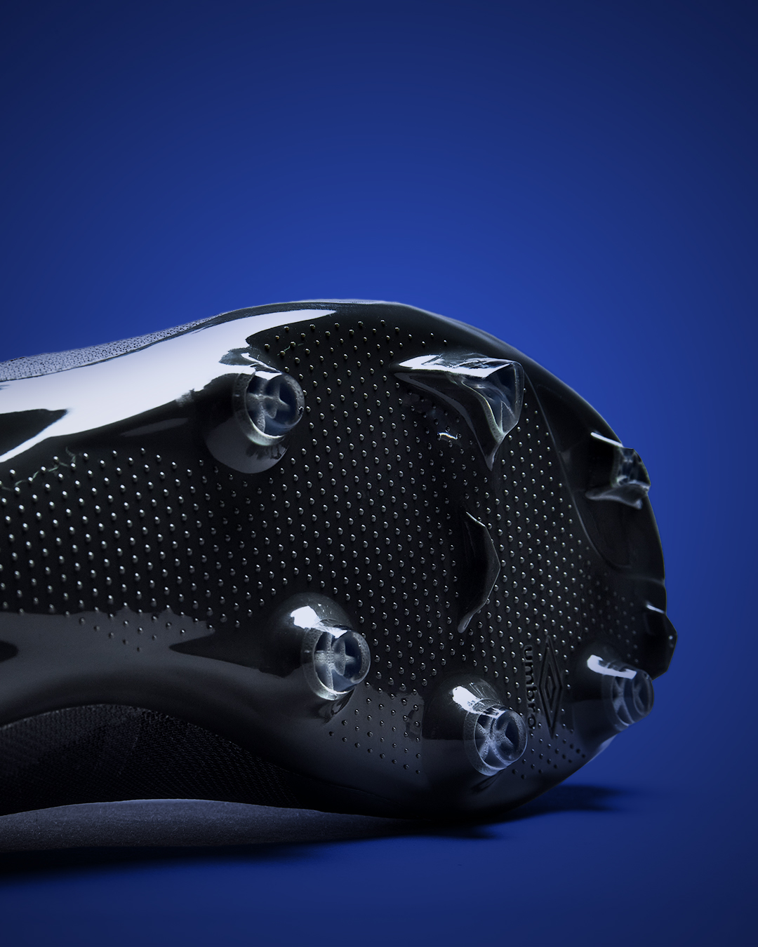 velocita-pro-urban-chic-high-rise-black-pebax-outsole-shot