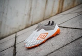 umbro-velocita-elite-white-carrot-grey-bootpack-shot-5