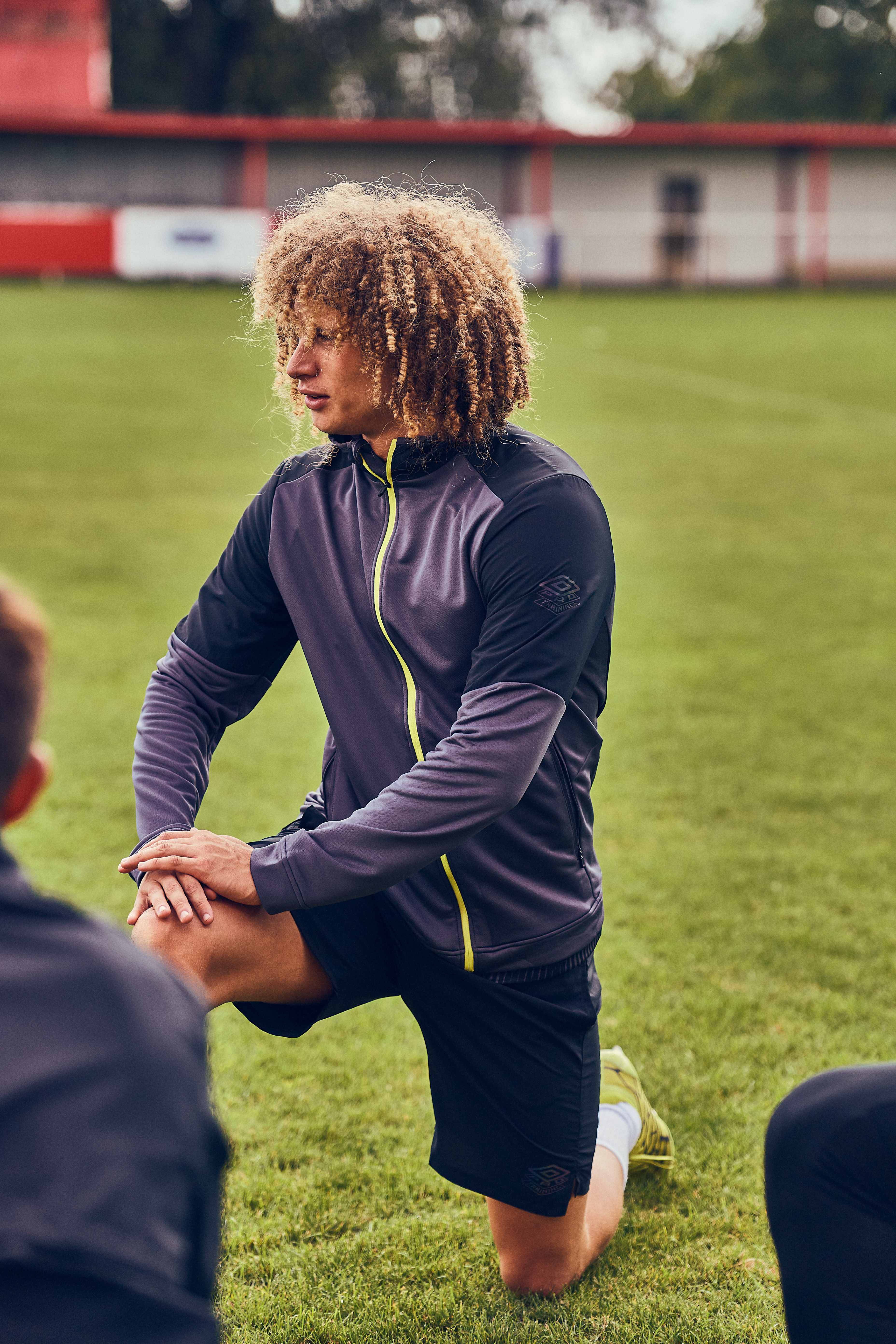 umbro-its-a-training-thing-football-jarred-stretching