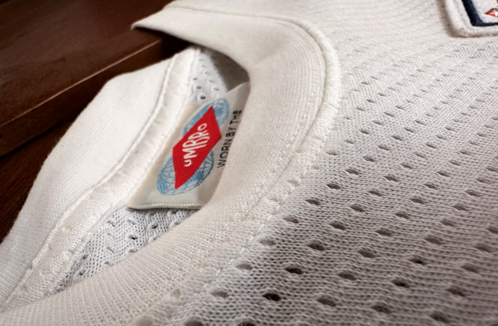 umbro-aertex-jersey-detail-shot