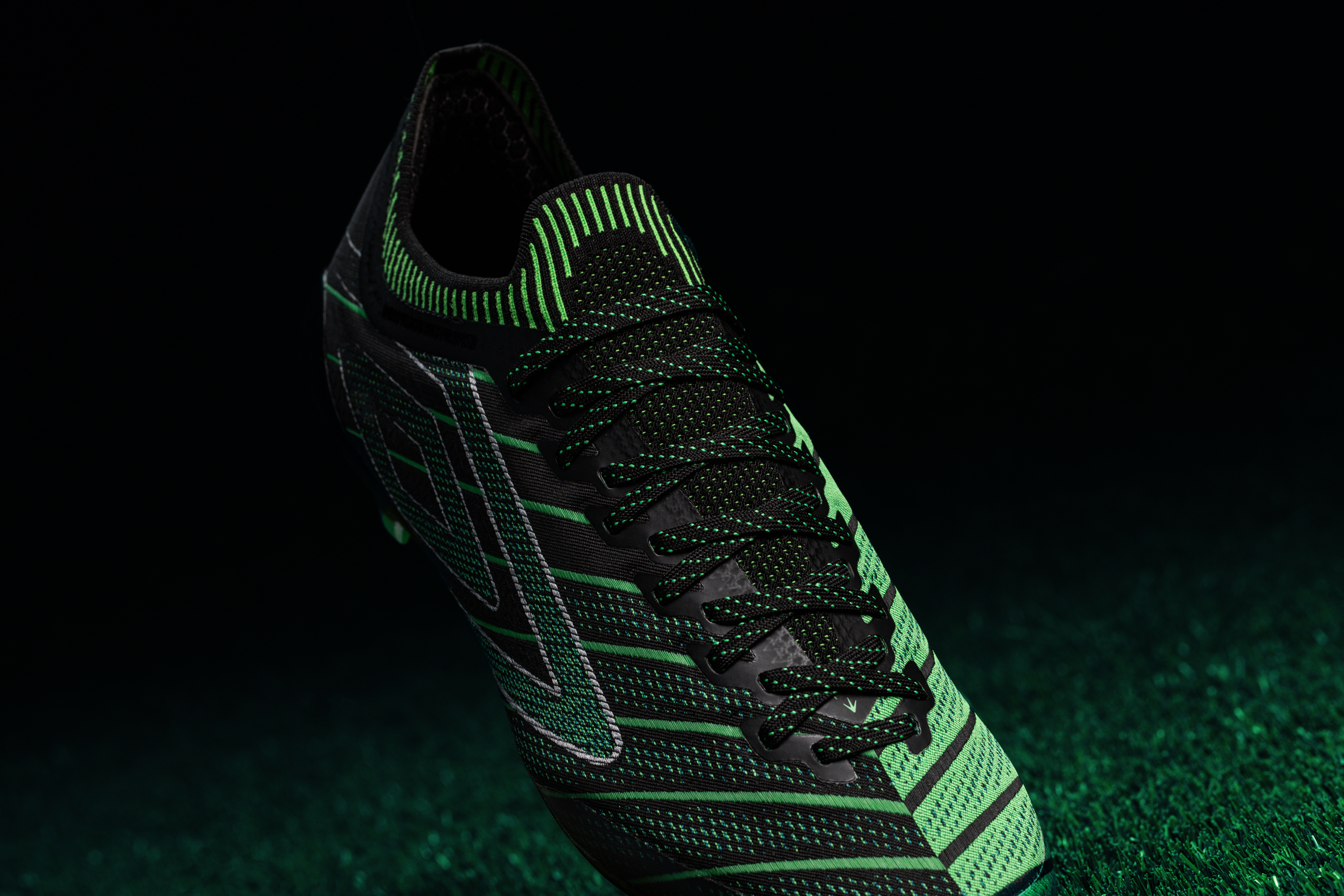 velocita-elixir-boots-proweave-upper