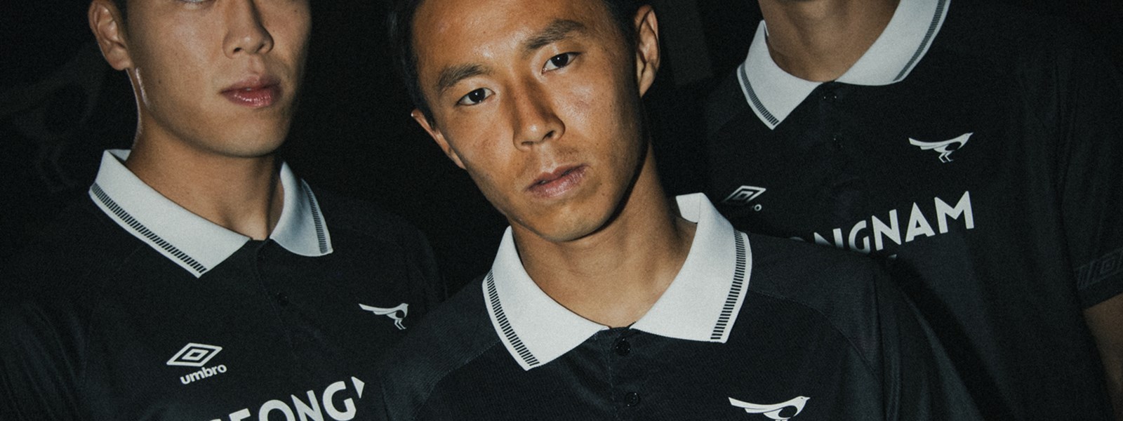umbro-seongnam-fc-2023-home-kit-on-three-players