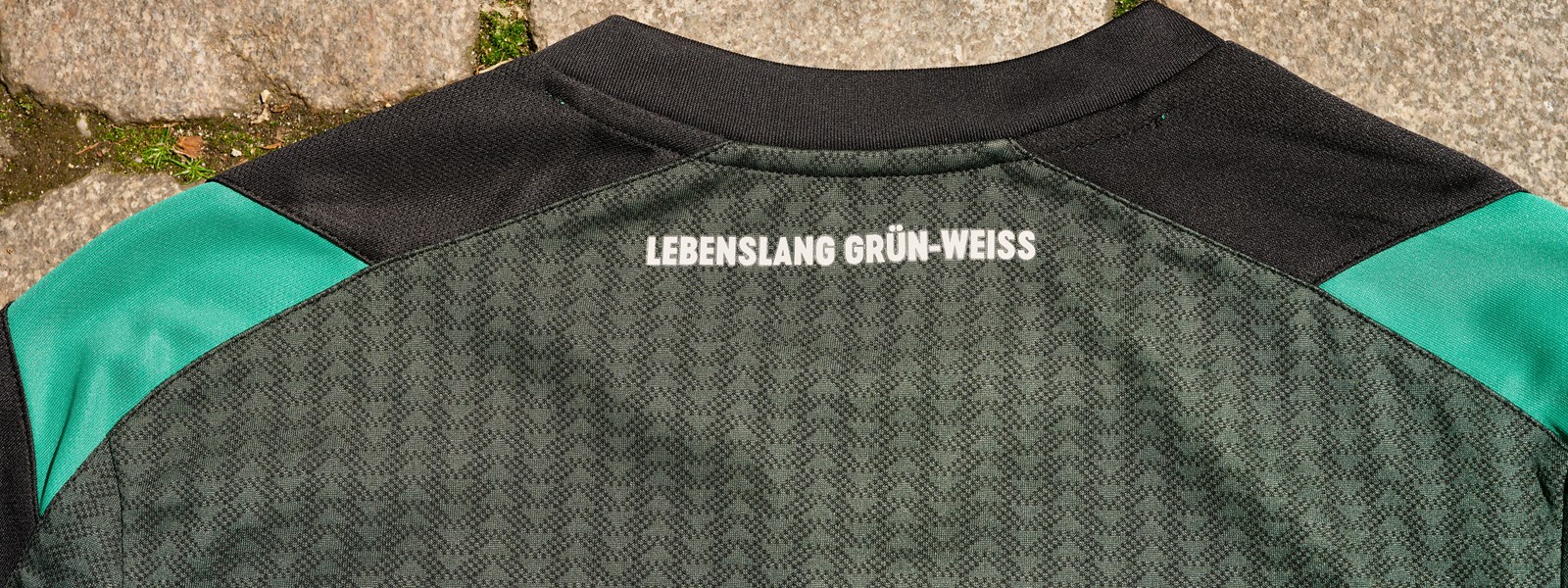 werder-bremen-21-22-third-kit-neck-signoff-shot