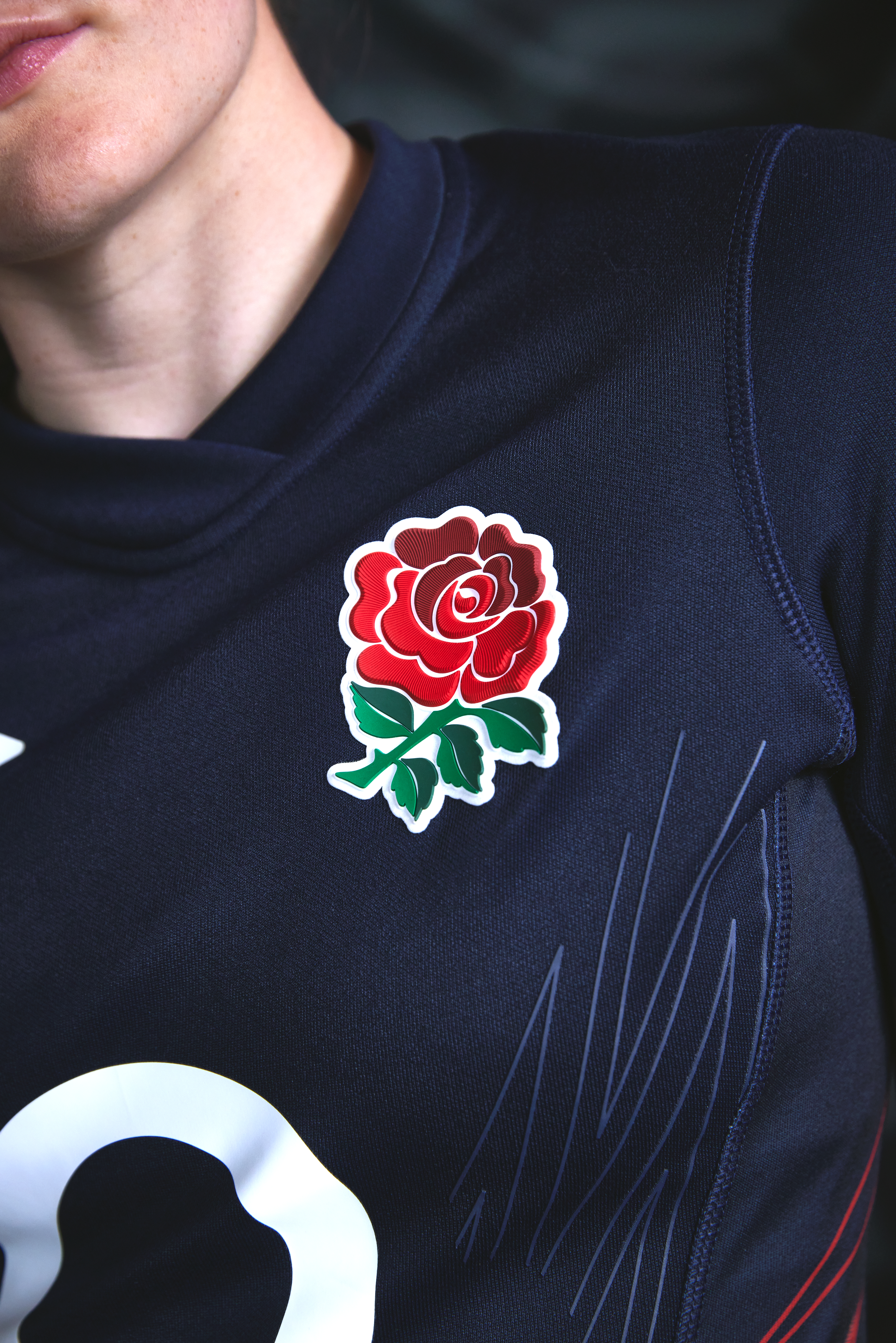 umbro-england-red-roses-23-24-alternate-kit-rose-crest